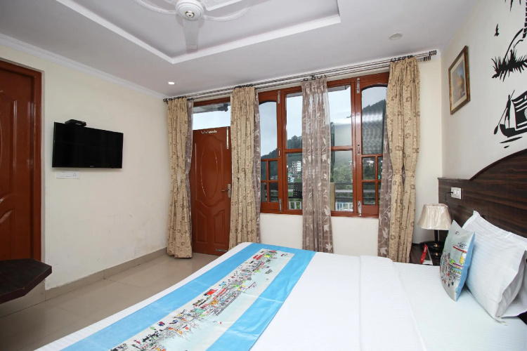 OYO 4205 Hotel Anuj Regency