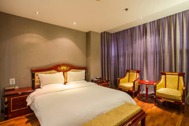 Deluxe Suite