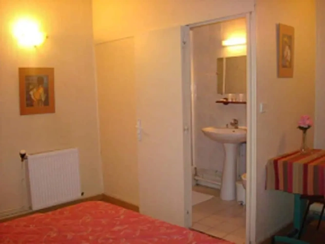 Standard Triple room