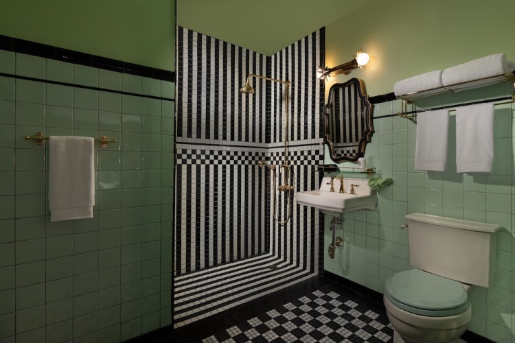 Lafayette Hotel & Suites In San Diego photo 9