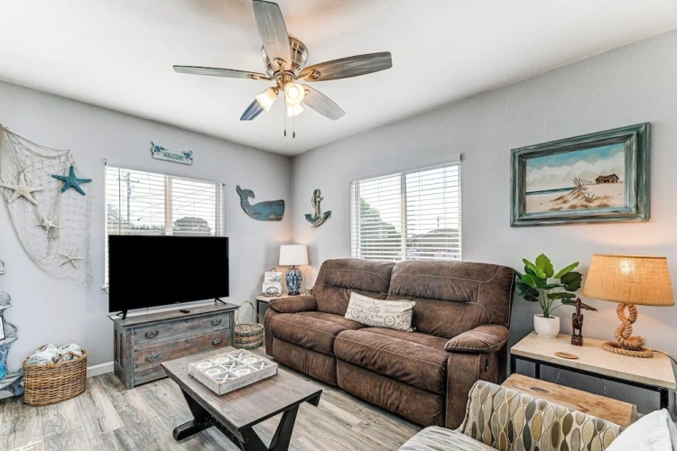2 Bedrooms Cottage