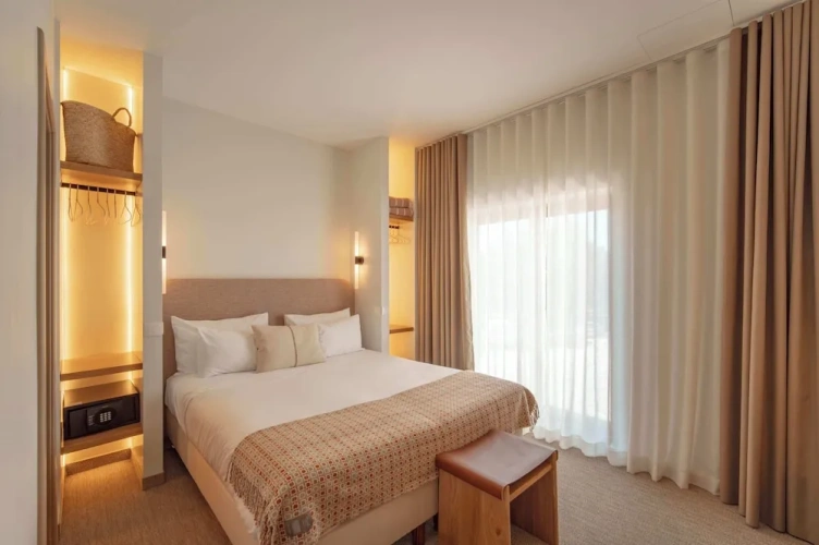 Classic Double room with city view