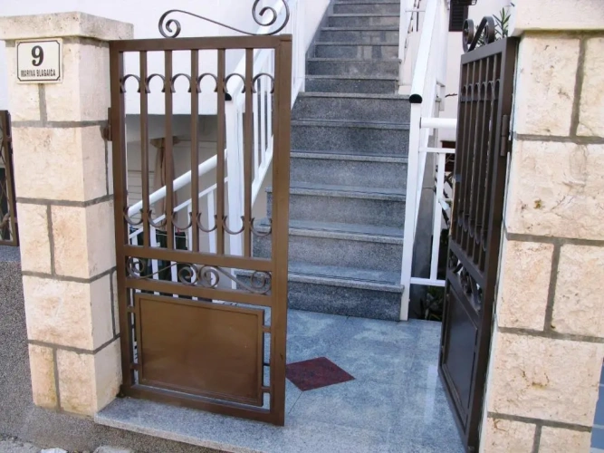 1 Bedroom Apartment with garden view