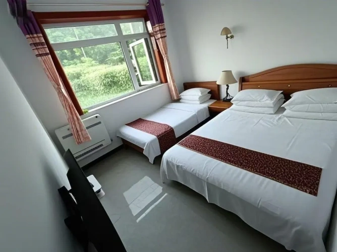 Economy Triple room