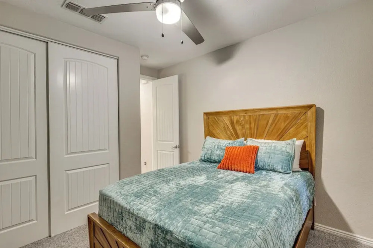 Modern Gem w/ Pool & Mtn Views in Lake Havasu City
