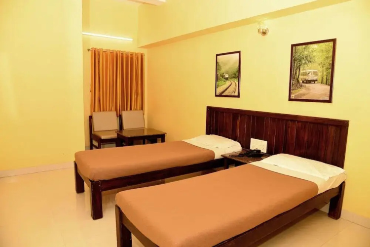 Hotel Kamat Plus