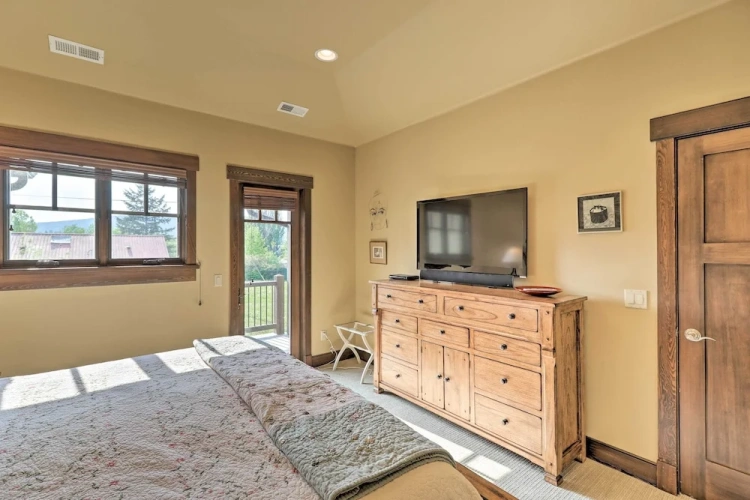 3 Bedrooms Apartment
