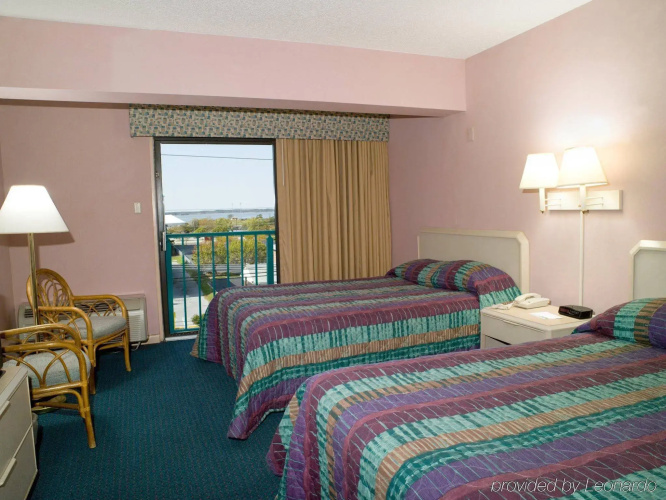 Cayman Suites Hotel
