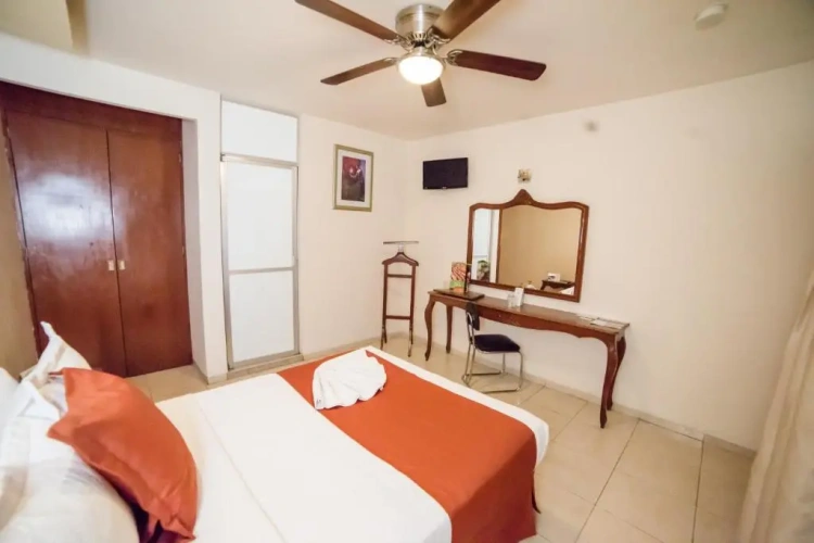 Standard Triple room