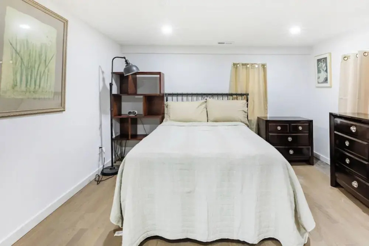 Fresh 2BR Duplex Pets Welcome