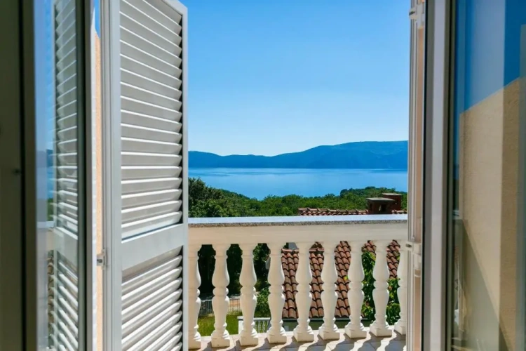 1 Bedroom Apartment with sea view