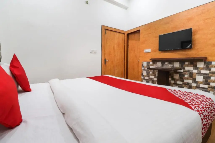 Taj Royal by OYO Rooms