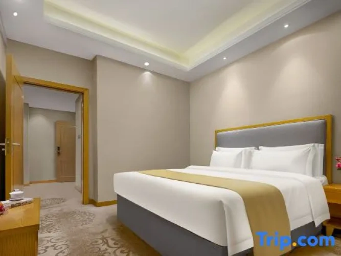Business Quadruple Suite