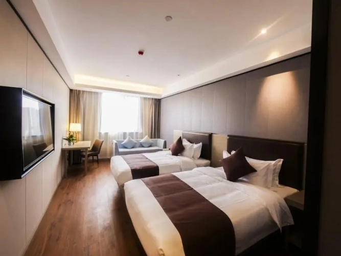 Standard Twin room with view