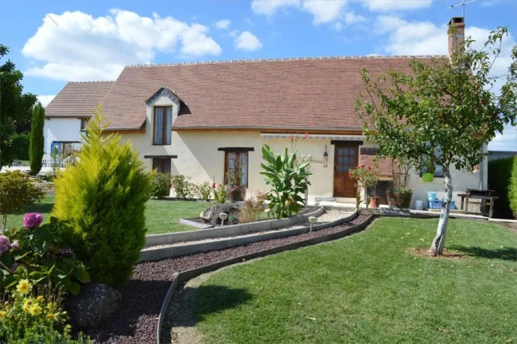 2 Bedrooms Cottage