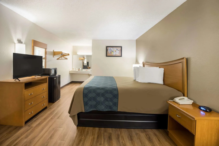 Econo Lodge Live Oak