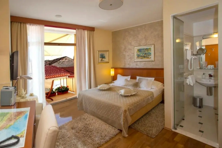 Superior Double room with balcony