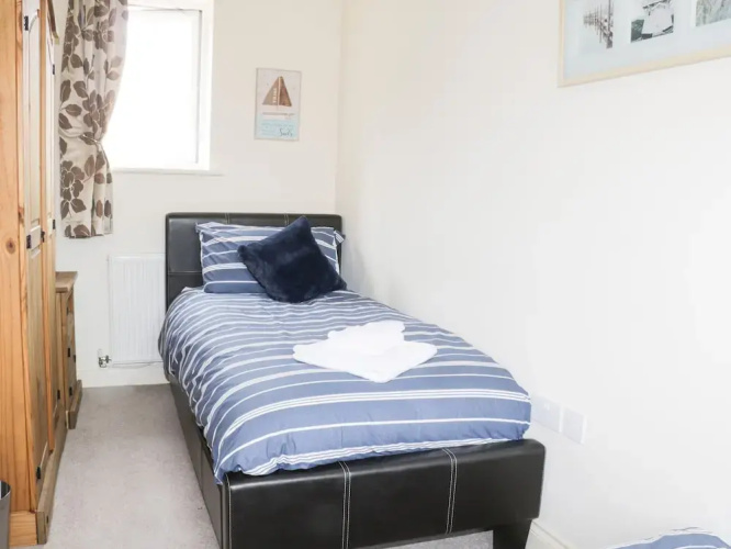 2 Perran Court