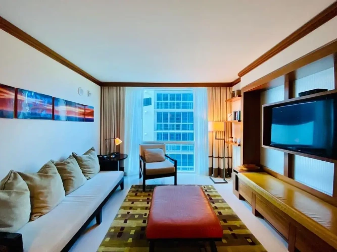 1 Bedroom Luxury Suite with balcony and with city view