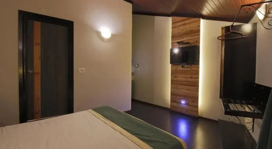 Hotel Dip Palace
