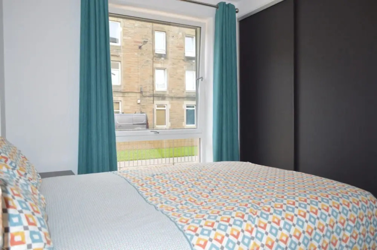 2 Bedroom Ground Floor Flat With Garden