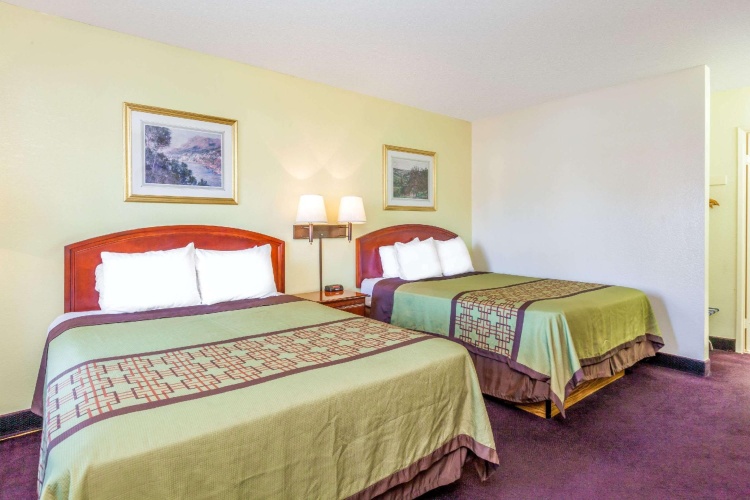 Quadruple room