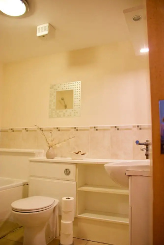 2 Bedroom Leith Apartment