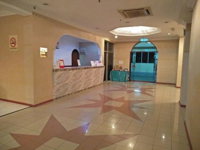 Golden Palms Hotel