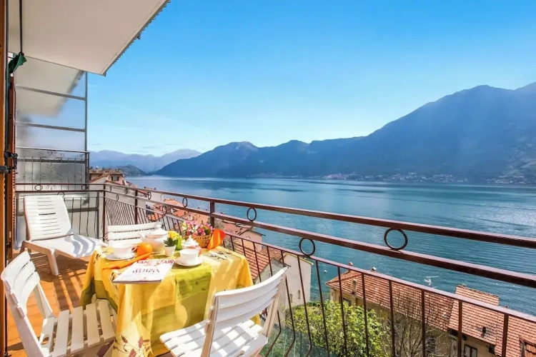 Family Apartment with balcony and with lake view
