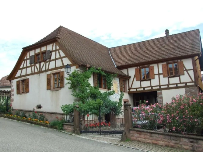 3 Bedrooms Cottage