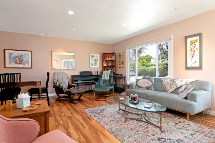 3772 Ventura - 1 Bedroom Duplex
