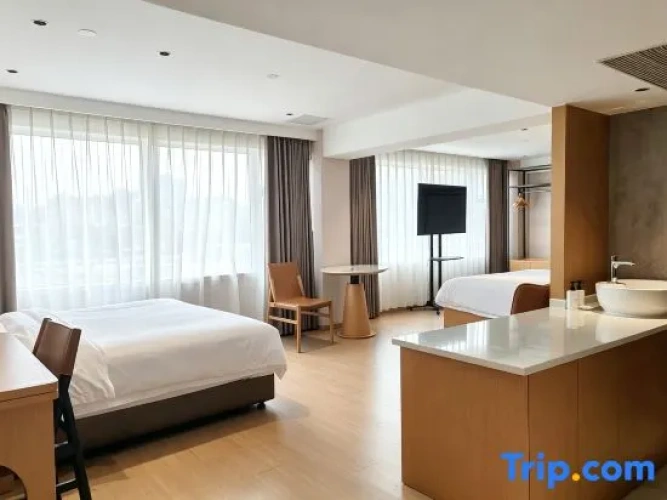 Quadruple Suite