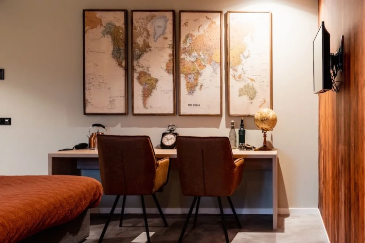 Standard Quadruple Family room