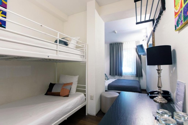 Quadruple room