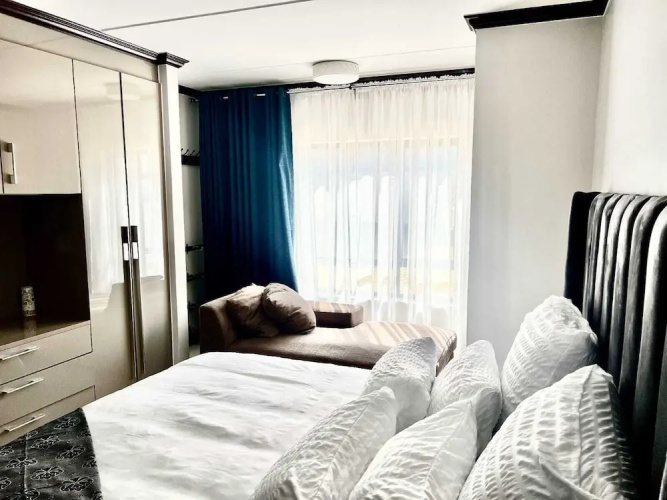 3-bedroom Luxury Apartment
