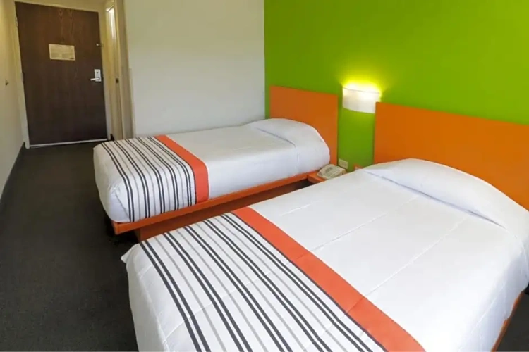 Standard Triple room with view