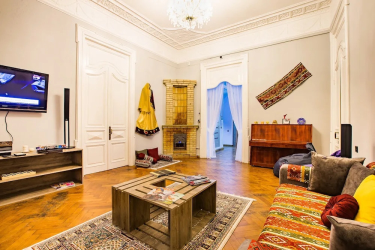 Khamsa Hostel