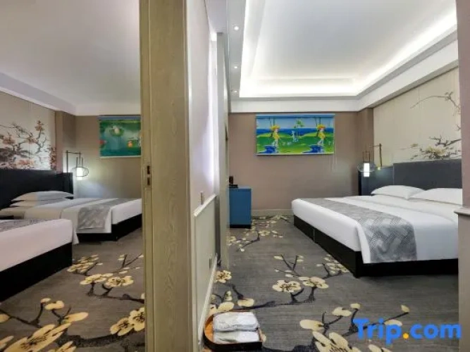 Quadruple Family Suite