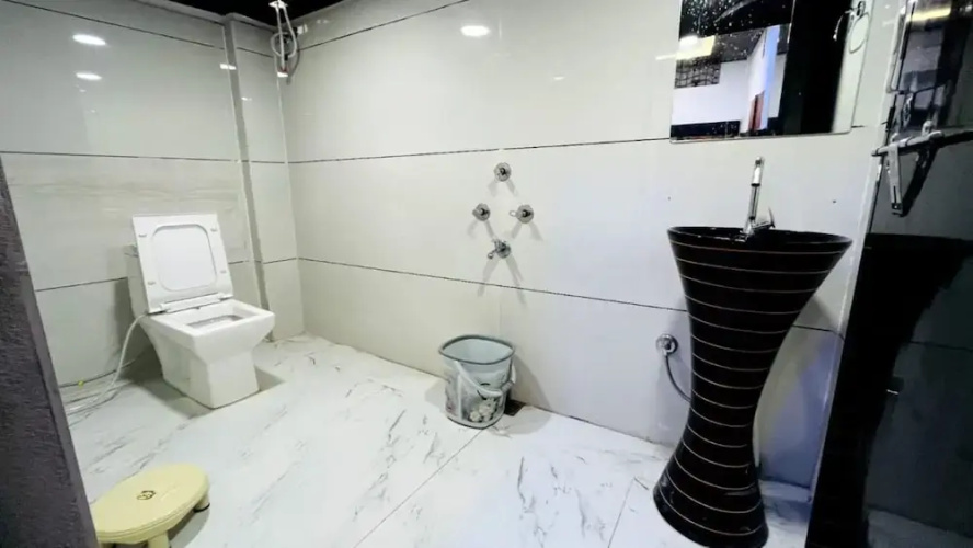 Goroomgo Pallav Guest House Ujjain