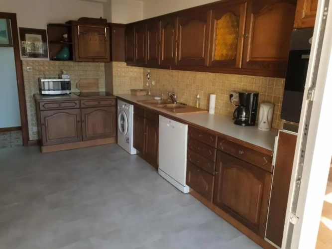 3 Bedrooms Apartment