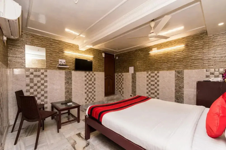 The Banquet by OYO Rooms