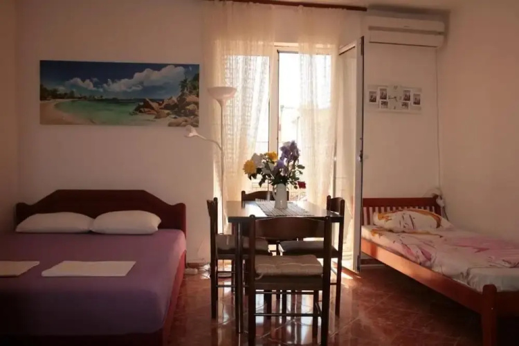 Studio Apartment on the Beach