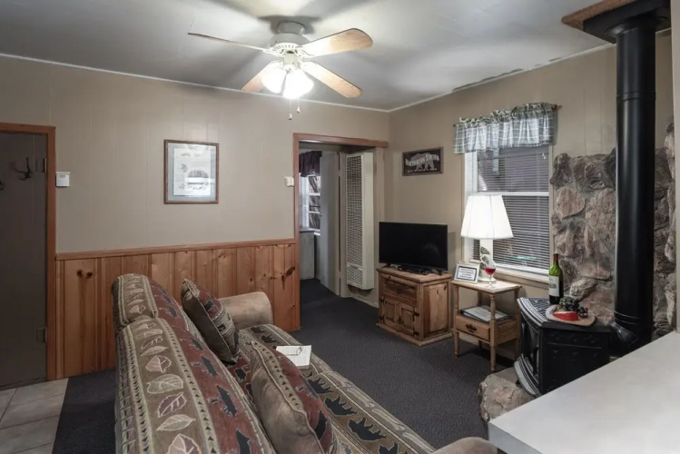 Cozy Bear Cabins