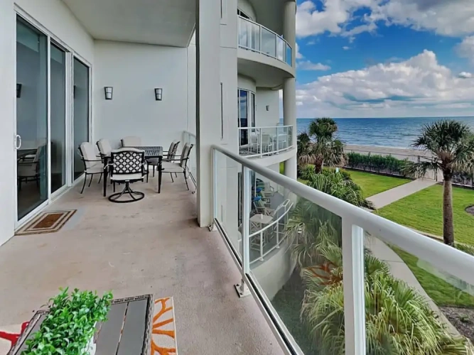 3 Bedrooms Standard room with balcony