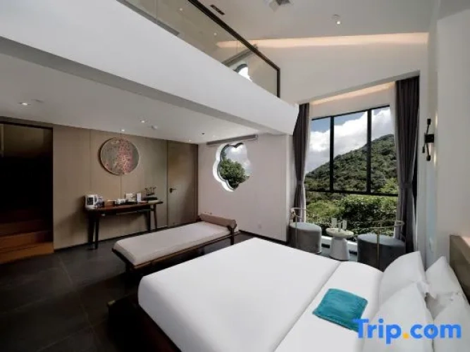 Deluxe Duplex Suite