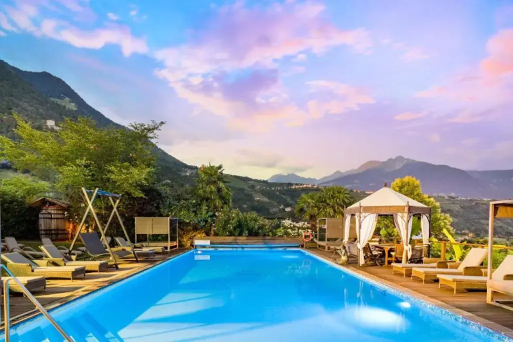 Ruster Resort