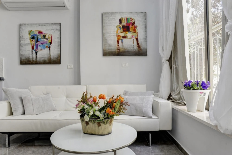 3 Bedrooms - Ben Yehuda