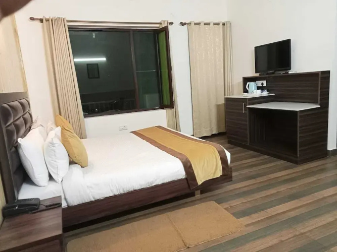 Pineland Chalets And Resort