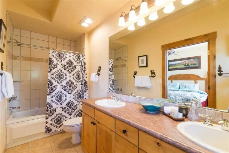 2104 Timberline Lodge, Trappeur's Crossing Apartment 2