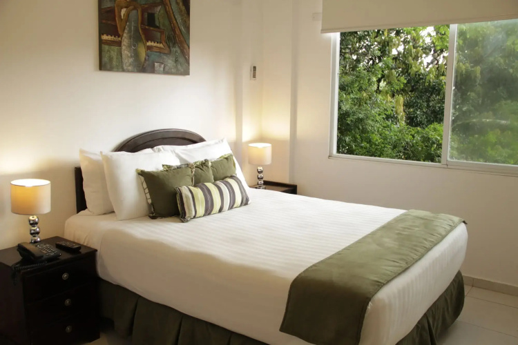 Albrook Inn
